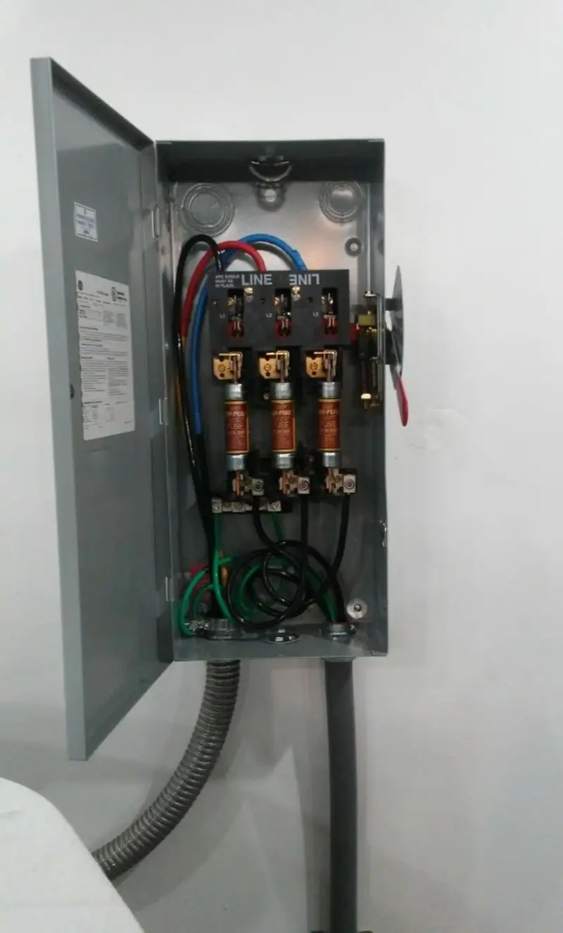 Three-phase disconnect switch installed for Smoke Detector Installation in Harriman